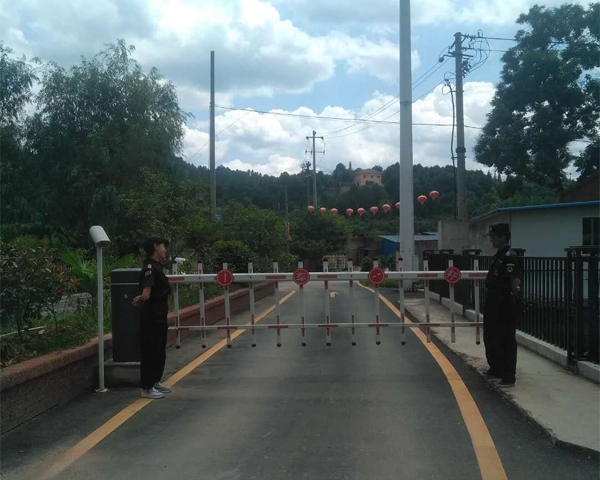 门卫站岗