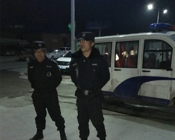 督查对各驻点进行夜班巡查
